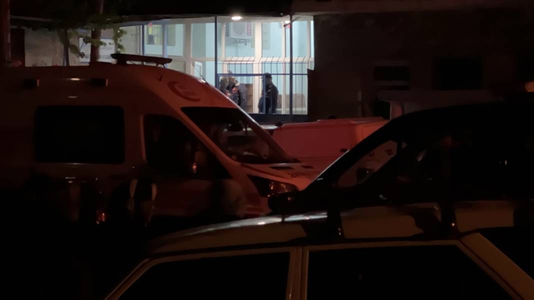 Cami cemaatine bıçaklı saldırı: 2 ölü 6